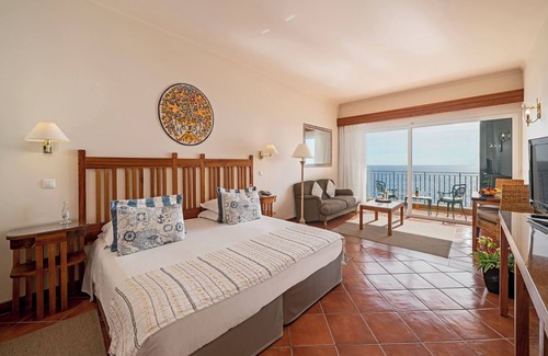 Santa Cruz Hotel | Albatroz Beach & Yacht Club