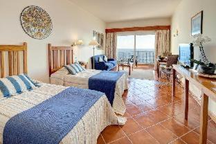 Santa Cruz Hotel | Albatroz Beach & Yacht Club