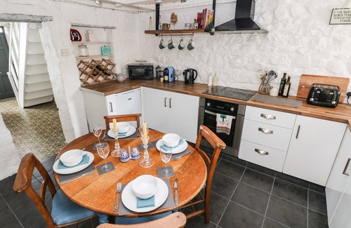 Brynamman Cottage | Albert House