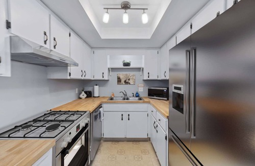 Brandon Condo | Albert's Abode - 1bed 1bath Apartment in Prime Brandon Location