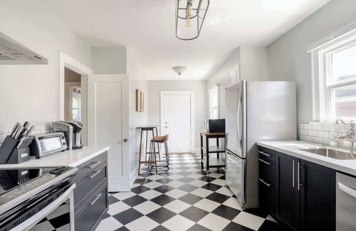 Alberta Arts District House | Alberta Arts Haven 4BR 8 Guests Walk to Eats