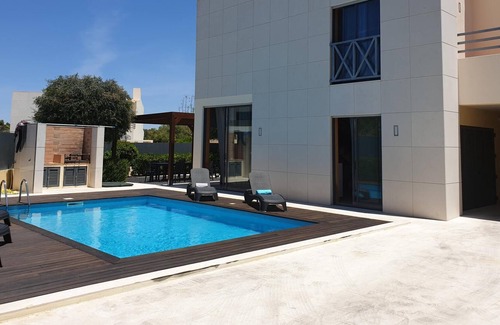 Santa Eulalia Villa | Albufeira Oura Beach 4BR Villa Marisa