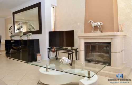 Correeira House | Albufeira V4 Townhouse With Private Swimming-pool