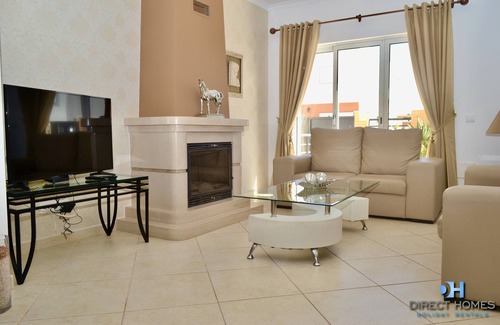 Correeira House | Albufeira V4 Townhouse With Private Swimming-pool
