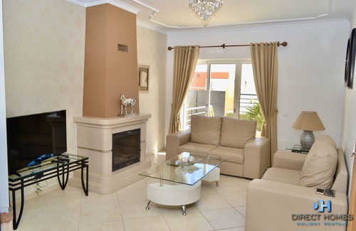 Correeira House | Albufeira V4 Townhouse With Private Swimming-pool