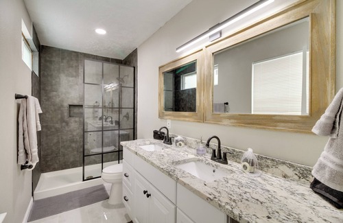 Paradise Hills Civic House | Albuquerque Oasis: Pool, Hot Tub & Putting Green!