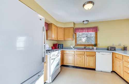 Alburg House | Alburgh Winter Escape on Lake Champlain!