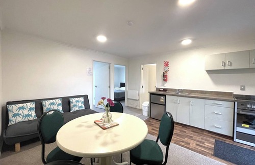 Sherborne Street Hotel | Alcala Motor Lodge