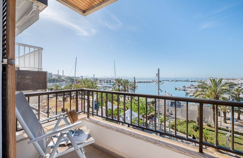 Alcudia Apartment | Alcudiamar etvpl/12507 Fantastic apartment with sea views on the seafront