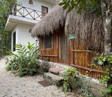 Francisco Uh May Bed & Breakfast | Aldea Yuyu