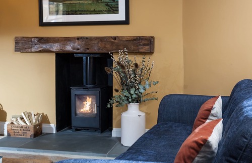 Winchcombe Cottage | Alder Cottage sits proudly within a row of pretty terraced houses in the centre of the historic Cots