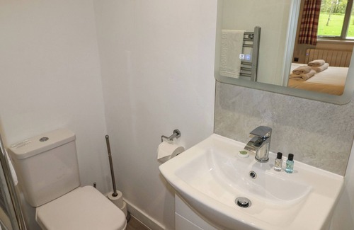 Cowbridge Cottage | ALDER, romantic, country holiday cottage, with a garden in Cowbridge