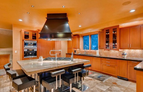 Keystone House | Alders Chalet: Private Hot Tub, Outdoor Fireplace, Theater, Sauna, Pizza Oven