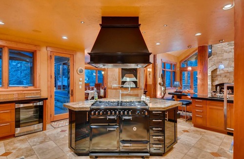 Keystone House | Alders Chalet: Private Hot Tub, Outdoor Fireplace, Theater, Sauna, Pizza Oven