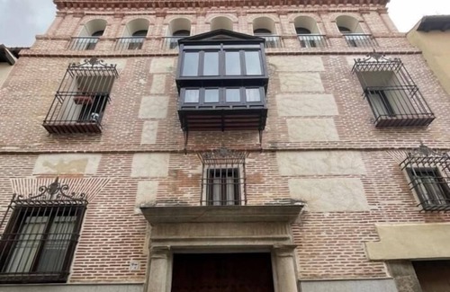 Toledo City Center Apartment | Aldúcar- Toledo Center with Swimming Pool