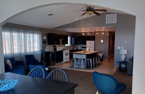 Monticello Hotel | Alexander’s Landing Penthouse - Lakefront, Balcony, and Room to Relax