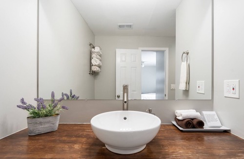 Alexandria West House | Alexandria Retreat | RELAX & FUN