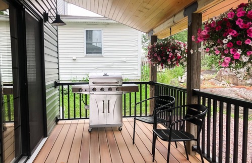 Alexandria Bay House | Alexbay Retreat within a short walk to all the downtown attractions