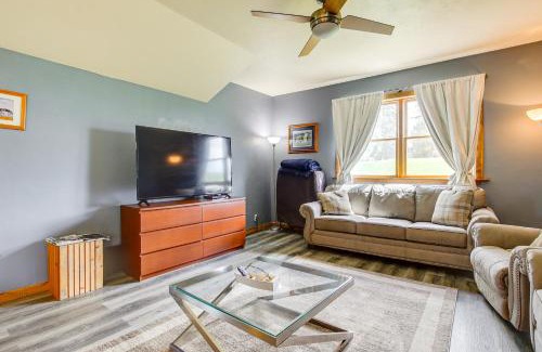 Algoma House | Algoma Retreat Near Beach, Game Room, Yard