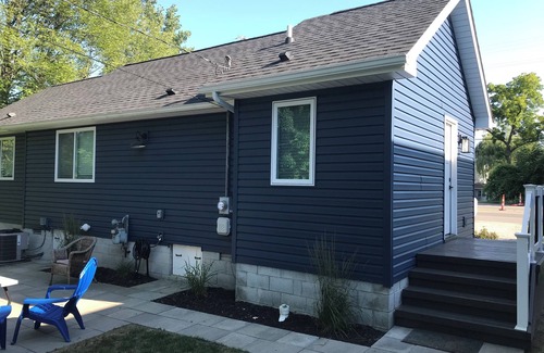 Algonac House | Algonac Harbour House