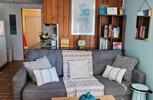 Hastings Apartment | Algonquin Lakeside Suites with Private Dock