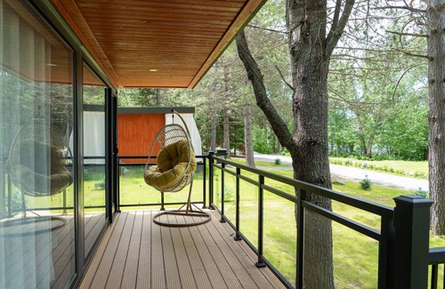 South Algonquin Cabin | Algonquin's Edge Resort | Waterview 2