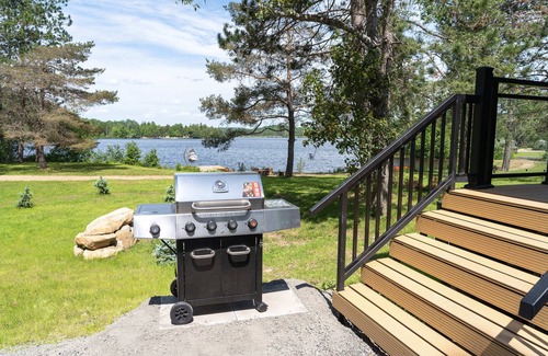 South Algonquin Cabin | Algonquin's Edge Resort | Waterfront 8