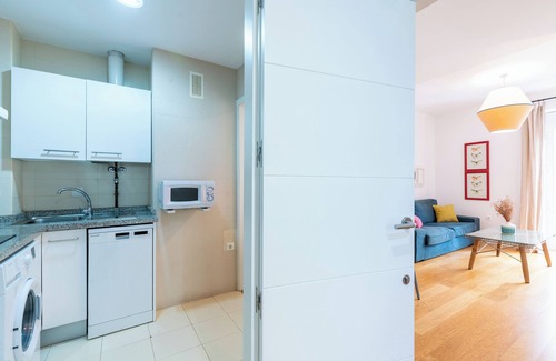 Santa Catalina Apartment | Alhóndiga Primero. 2-bedrooms in the centre