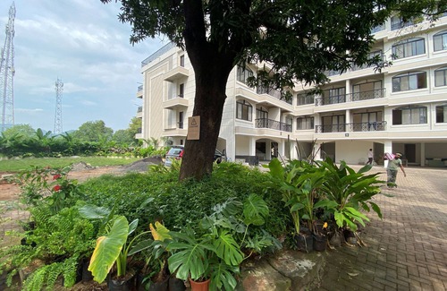 Alibaug Apartment | Alibaug - Holiday Home Mountain and Pool view - Studio Apt
