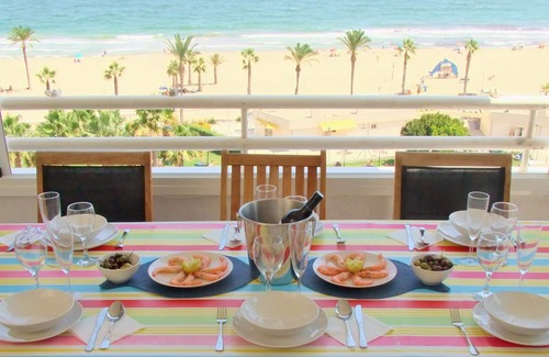 Urbanova Apartment | ALICANTE, GREAT VIEWS, SUN FOUR SEASSON AND BEACH (3 BEDROOMS) WIFI