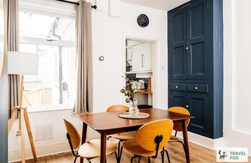 Sneinton House | Alice's Central Stay: Parking + Close to the Motor Point Arena