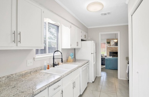 Northeast Pensacola House | Alicia Dr. Townhome~Dining-Shopping-Beaches