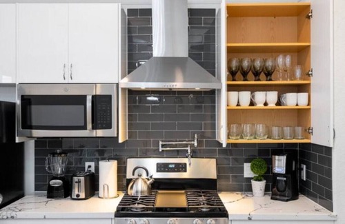 Northside House | Alim Pad 1: Chic brand new house near Downtown