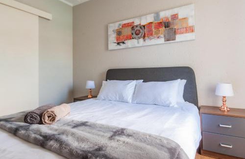 Greater Johannesburg Metropolitan Area Apartment | Alimama Spaces: Manson's Bedford Haven