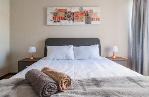 Greater Johannesburg Metropolitan Area Apartment | Alimama Spaces: Manson's Bedford Haven