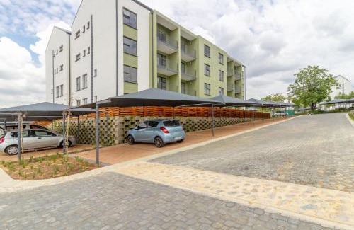 Greater Johannesburg Metropolitan Area Apartment | #AlimamaSpaces Buko's Greenlee Apartment
