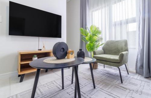 Greater Johannesburg Metropolitan Area Apartment | #AlimamaSpaces Buko's Greenlee Apartment