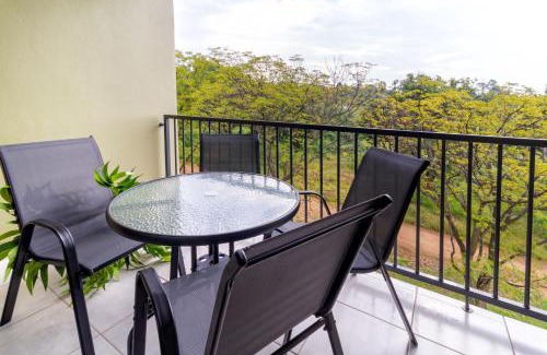 Greater Johannesburg Metropolitan Area Apartment | #AlimamaSpaces Mpho's Greenlee