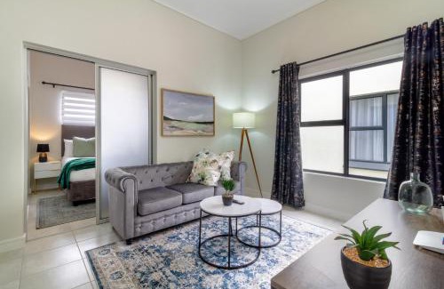 Greater Johannesburg Metropolitan Area Apartment | #AlimamaSpaces Pano's Greenspace