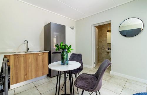 Boksburg Apartment | #AlimamaSpaces Rob's GreenPark