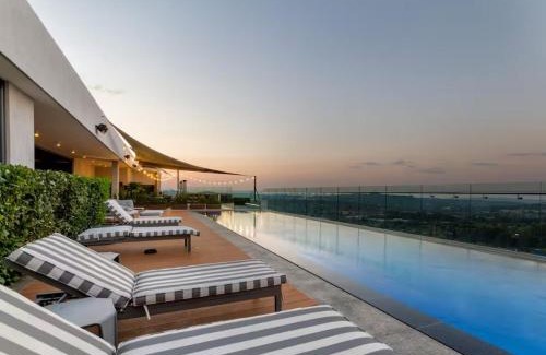 Menlyn Apartment | AlimamaSpaces The Noxy Menlyn Maine