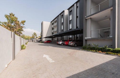 Greater Johannesburg Metropolitan Area House | #AlimamaSpaces: TIH Manson's Apartment
