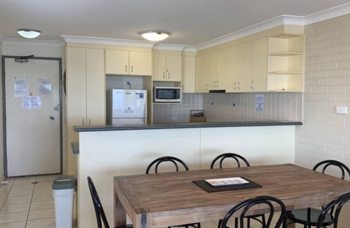 Kings Beach Apartment | Alinga Unit 5 - This holiday unit boasts an unbeatable location, with the waves just 200 meters away