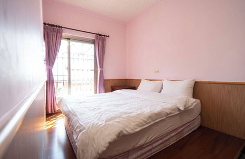 Alishan House | Alishan | Double Room near Fenqihu Old Street | Bus Access | 新天山茶業民宿雙人房