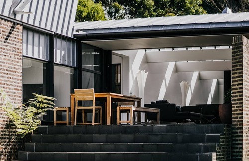 Wattle Hill House | Alkina Lodge Mira, architectural luxury