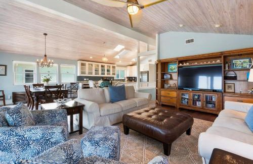 Butler Beach House | All Decked Out- Beach, 3 levels of decks plus Pool Table