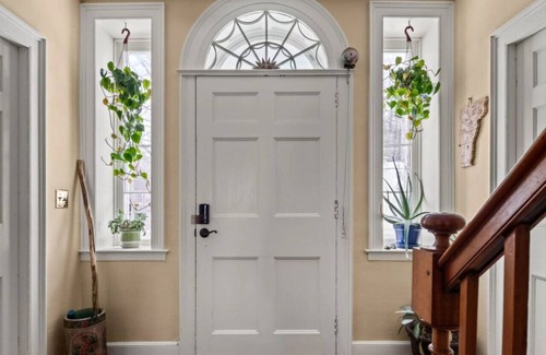 Bread Loaf Apartment | All guest rooms in Chipman Inn- Your classic B&B in Vermont