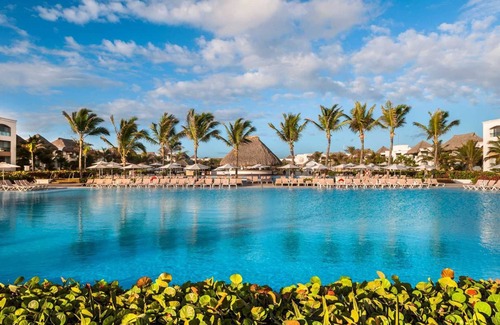 Punta Cana Hotel | All-Inclusive Resort in Punta Cana with Casino and Ocean Views | 4 Units