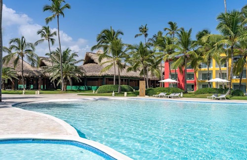 Bavaro Hotel | All Inclusive Room for Your Perfect Getaway Near Stunning Beaches! Pool