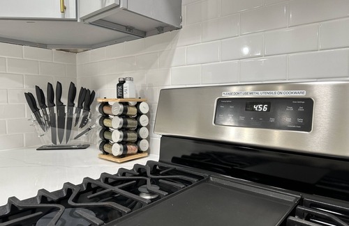 Lancaster House | ⁂ All-New ⁂ AC/Heat⁂W/D⁂ AC⁂ Pet Friendly ⁂ Yard⁂